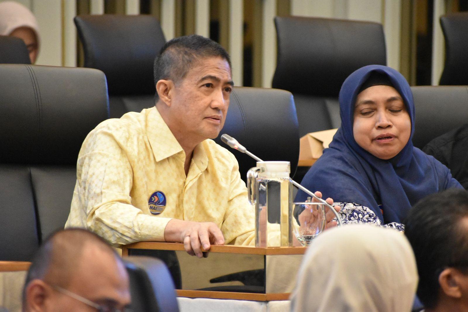 Ketua Umum Asosiasi Rumput Laut Indonesia (ARLI) menyampaikan Surat Usulan Perubahan UU no.45 tentang Perikanan kepada Perwakilan Komisi IV DPR RI